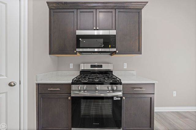 7931 Jordan Drive, Waterford, MI 48327