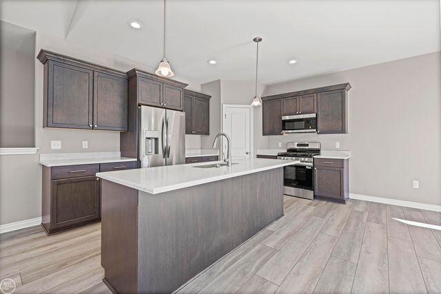 7931 Jordan Drive, Waterford, MI 48327