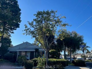 2100 E Poinsettia, Long Beach, CA 90805