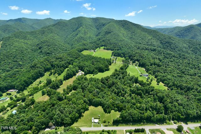 1570 Highway 321, Hampton, TN 37658