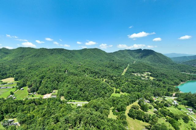 1570 Highway 321, Hampton, TN 37658