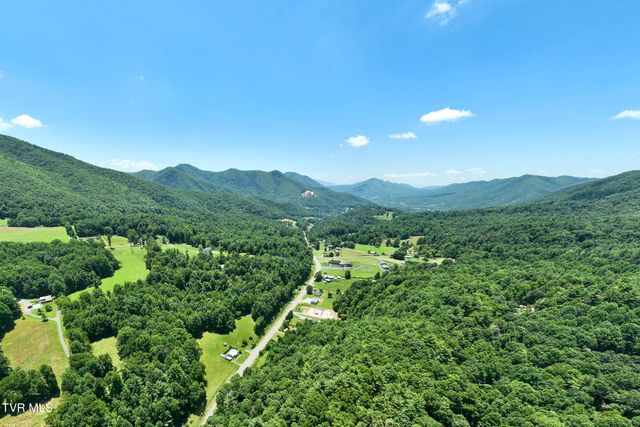 1570 Highway 321, Hampton, TN 37658