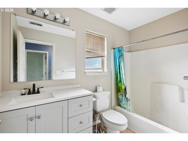 14098 Se SUMMERFIELD Loop, Happy Valley, OR 97086