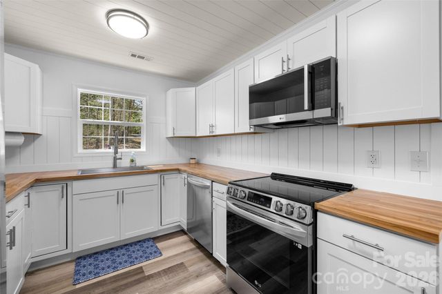 5980 Quarter Mile Road, Clover, SC 29710