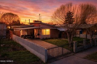 203 N Hawthorne St, Toppenish, WA 98948