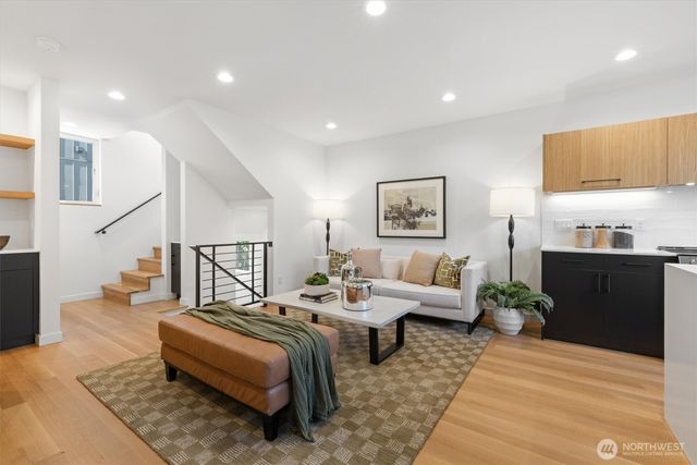 3646 B Greenwood Avenue N, Seattle, WA 98103