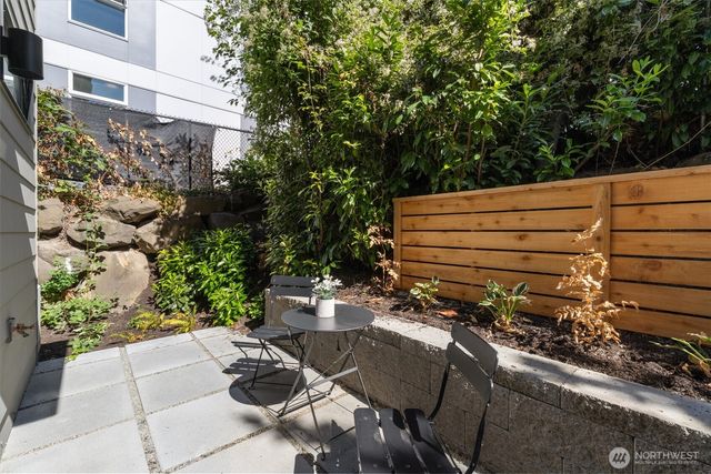 3646 B Greenwood Avenue N, Seattle, WA 98103