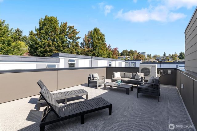 3646 B Greenwood Avenue N, Seattle, WA 98103