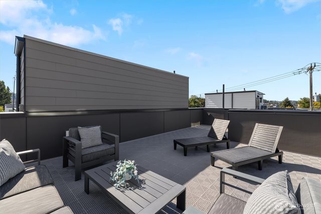 3646 B Greenwood Avenue N, Seattle, WA 98103