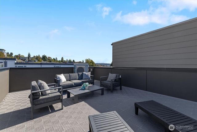 3646 B Greenwood Avenue N, Seattle, WA 98103