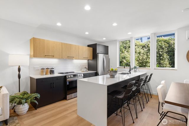 3646 B Greenwood Avenue N, Seattle, WA 98103