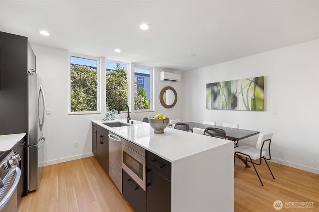 3646 B Greenwood Avenue N, Seattle, WA 98103