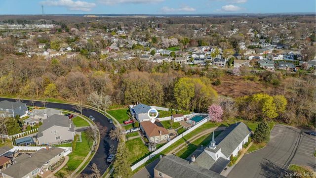 3 Miriam Lane, Plainview, NY 11803