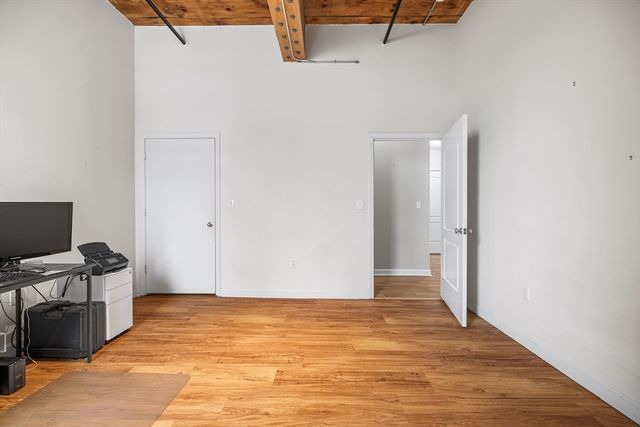 52 Lawrence Dr M206, Lowell, MA 01854