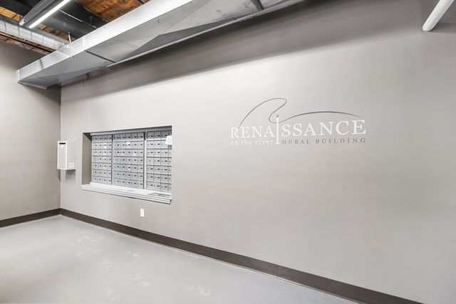 52 Lawrence Dr M206, Lowell, MA 01854