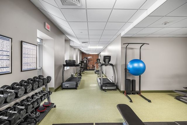 52 Lawrence Dr M206, Lowell, MA 01854