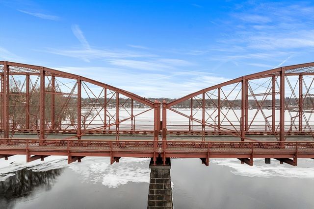 52 Lawrence Dr M206, Lowell, MA 01854