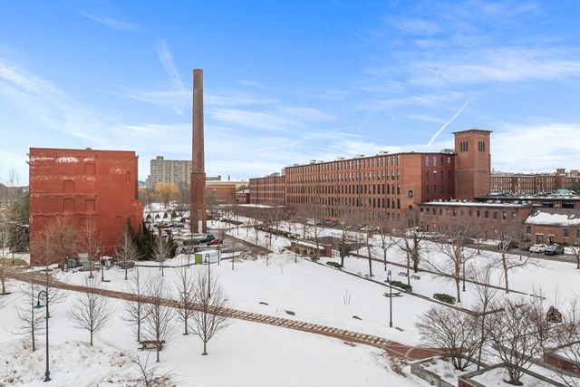 52 Lawrence Dr M206, Lowell, MA 01854