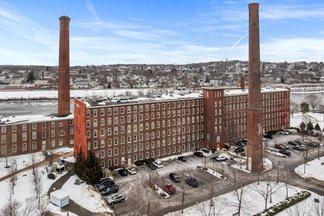 52 Lawrence Dr M206, Lowell, MA 01854