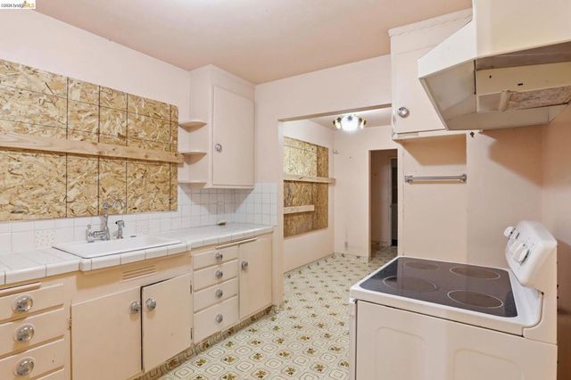 4445 4445 Tompkins Avenue, Oakland, CA 94619