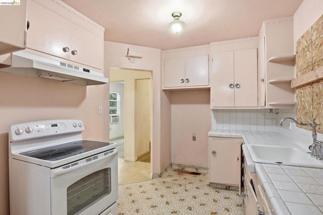 4445 4445 Tompkins Avenue, Oakland, CA 94619