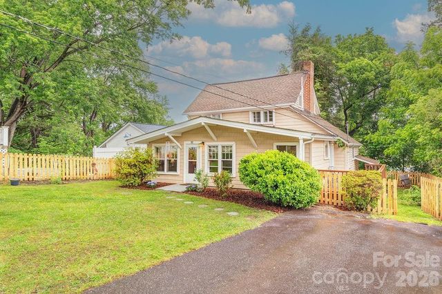 52 Gracelyn Road, Asheville, NC 28804