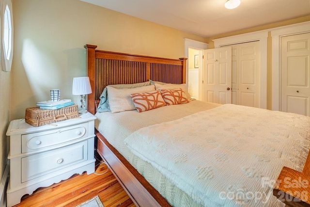 52 Gracelyn Road, Asheville, NC 28804