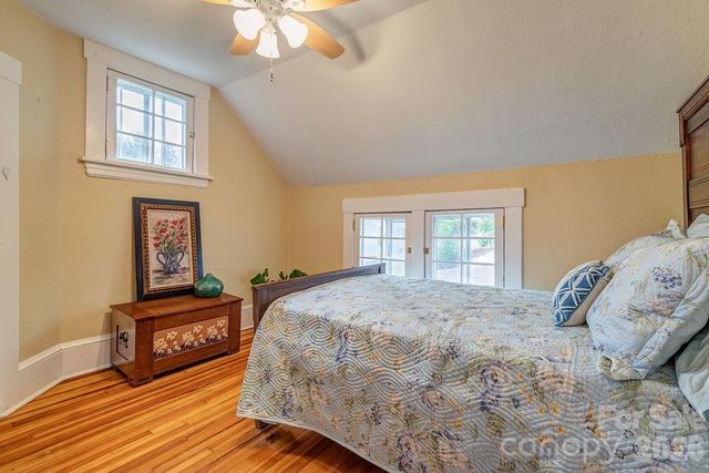 52 Gracelyn Road, Asheville, NC 28804