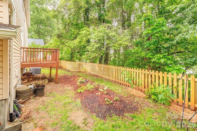 52 Gracelyn Road, Asheville, NC 28804