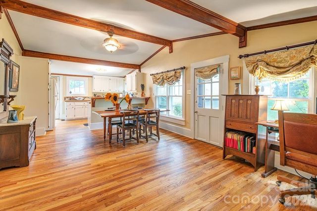 52 Gracelyn Road, Asheville, NC 28804