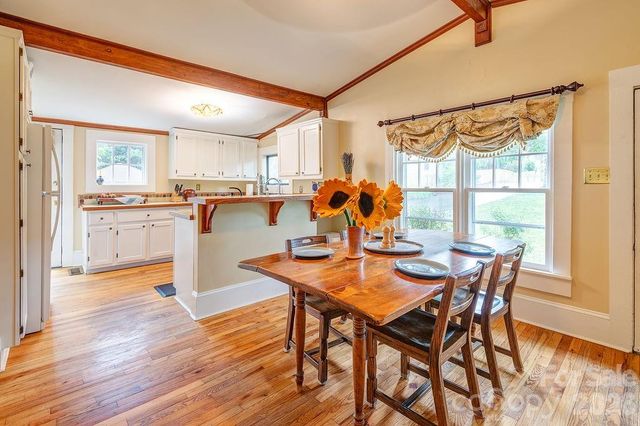52 Gracelyn Road, Asheville, NC 28804