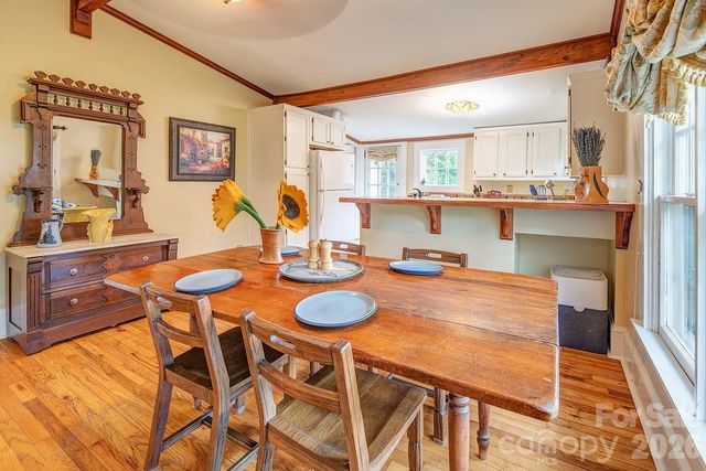 52 Gracelyn Road, Asheville, NC 28804