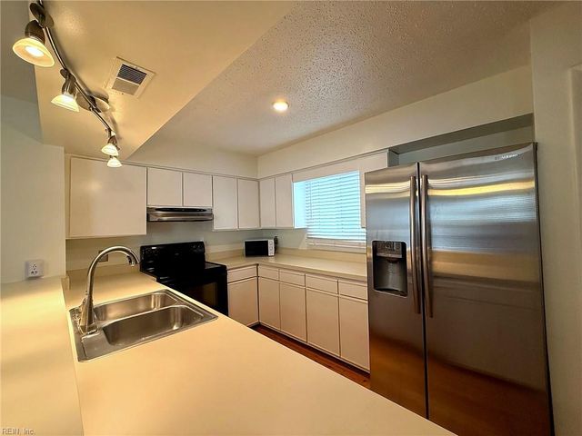 2308 Starfish Rd Apt 101, Virginia Beach, VA 23451