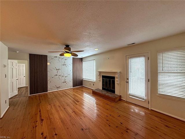 2308 Starfish Rd Apt 101, Virginia Beach, VA 23451