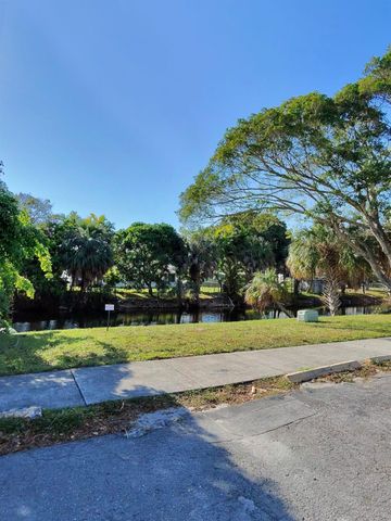 2201 NW 41st Ave 405, Lauderhill, FL 33313