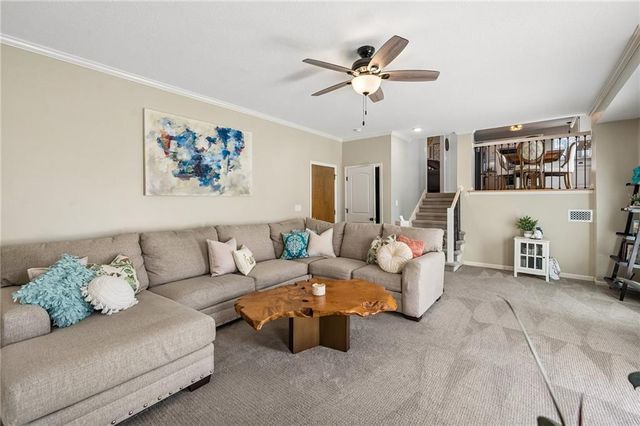 819 NE 116th Terrace, Kansas City, MO 64155