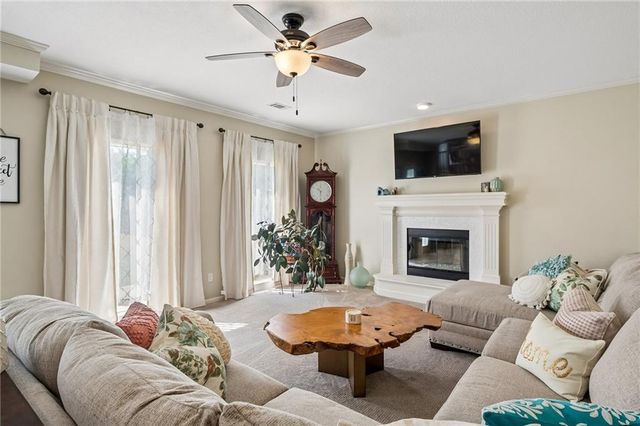 819 NE 116th Terrace, Kansas City, MO 64155
