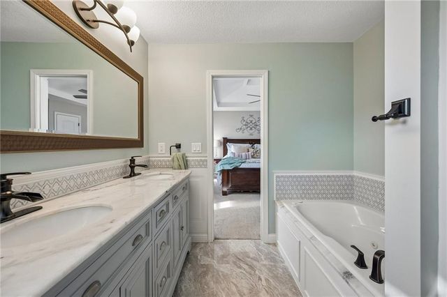 819 NE 116th Terrace, Kansas City, MO 64155