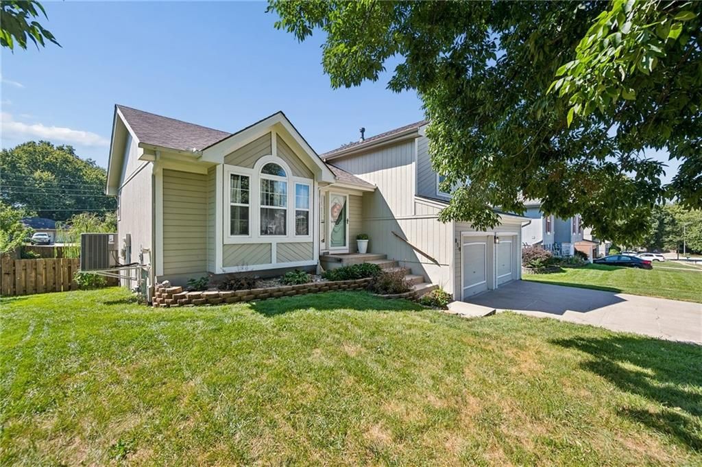 819 NE 116th Terrace, Kansas City, MO 64155