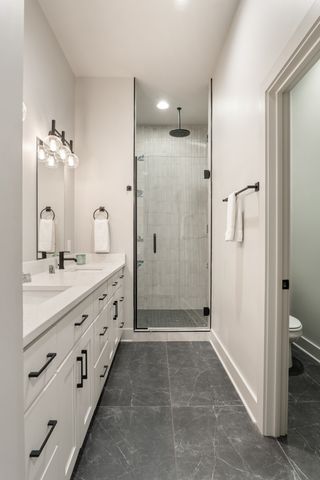 2912 Harlin Dr, Nashville, TN 37211