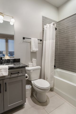 2912 Harlin Dr, Nashville, TN 37211