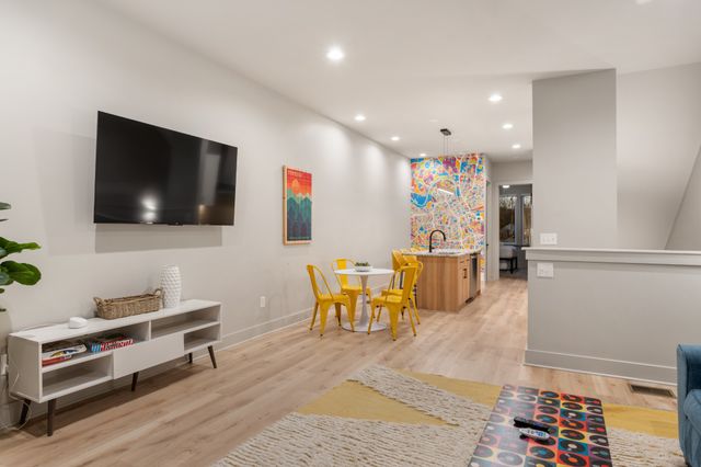 2912 Harlin Dr, Nashville, TN 37211