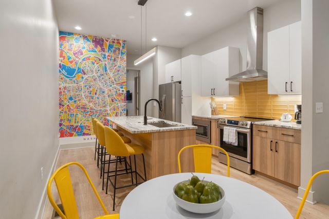 2912 Harlin Dr, Nashville, TN 37211