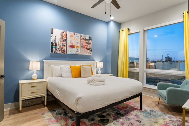 2912 Harlin Dr, Nashville, TN 37211