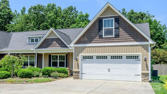 132 Half Moon Trail A, Hendersonville, NC 28792