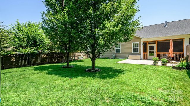 132 Half Moon Trail A, Hendersonville, NC 28792