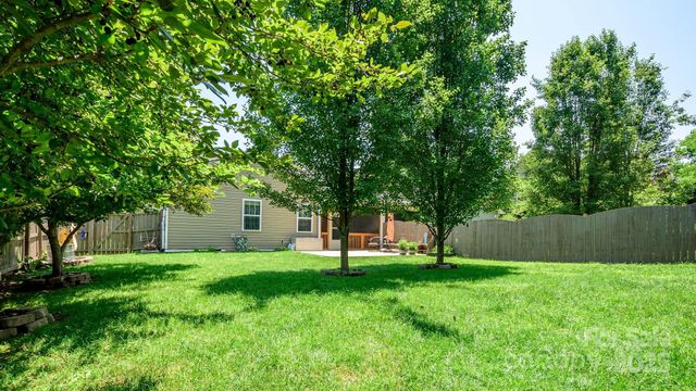 132 Half Moon Trail A, Hendersonville, NC 28792
