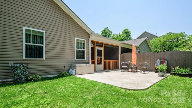 132 Half Moon Trail A, Hendersonville, NC 28792