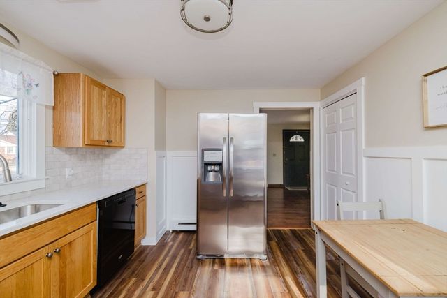 1243 New Boston Rd, Fall River, MA 02720