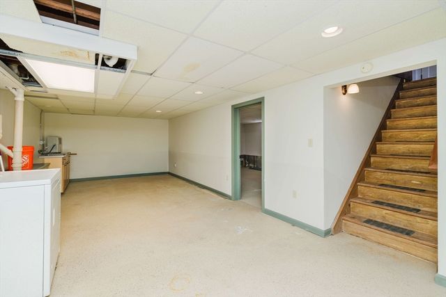 1243 New Boston Rd, Fall River, MA 02720